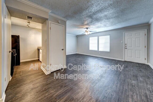 5426 Menchaca Rd Austin, TX 78745 photo 3