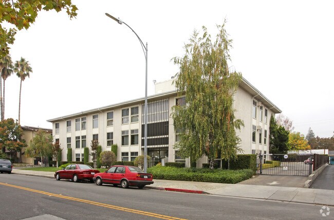 4747 Atherton Ave photo 2