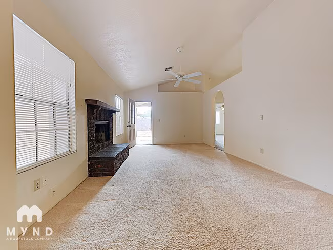 1915 S 39th St Mesa, AZ 85206 photo 2