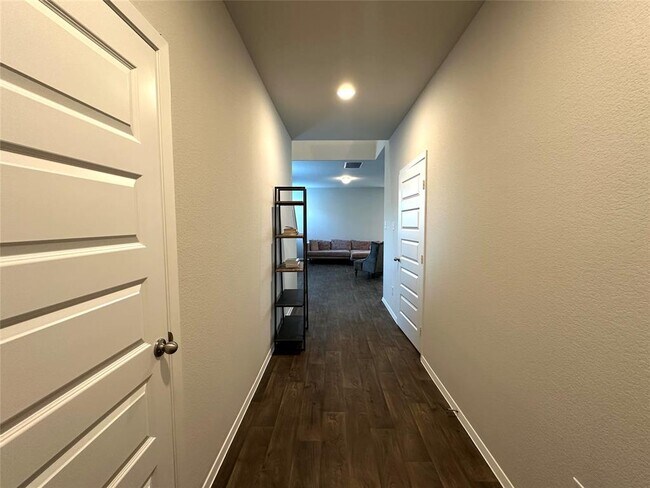 Newer, Two Story 5 Bedrooms, 2.5 Bathrooms Plus A Den/office For Rent In Southeast Austin For Rent! photo 5