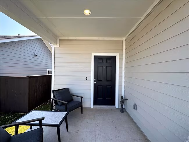 Newer, Two Story 5 Bedrooms, 2.5 Bathrooms Plus A Den/office For Rent In Southeast Austin For Rent! photo 4