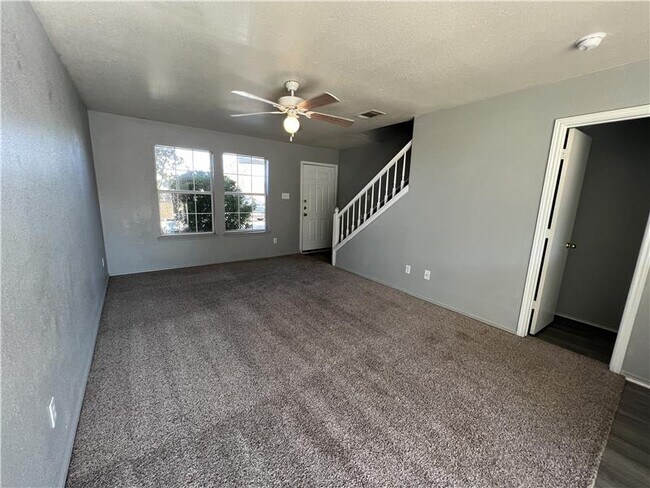 5908 Greengate Dr Killeen, TX 76543 photo 4