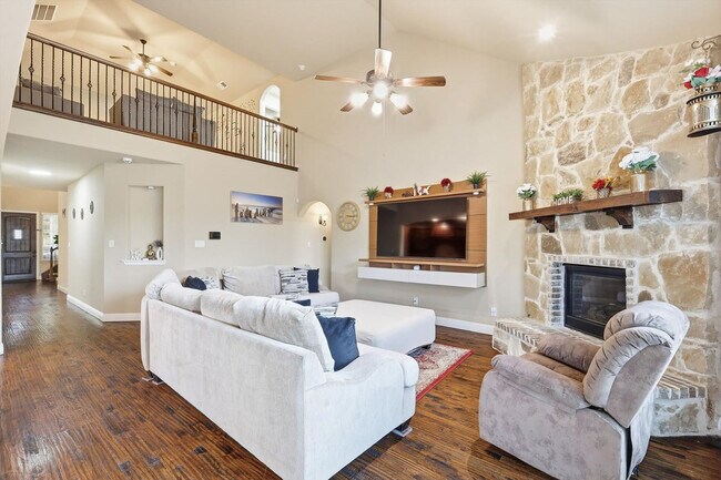 1370 Pelican Dr Frisco, TX 75033 photo 3