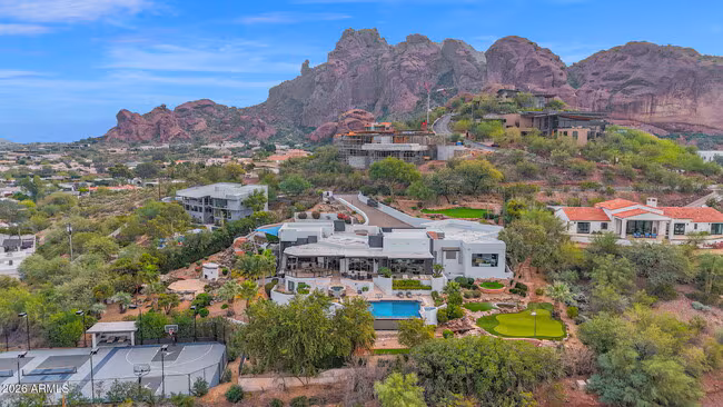 5632 Camelback Canyon Dr Phoenix, AZ 85018 photo 2