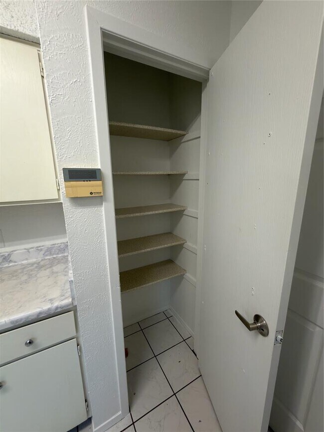 5601 Porsche Ln Austin, TX 78749 photo 3