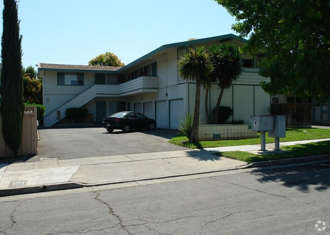 492 Doyle Road, San Jose, CA 95129 photo 2