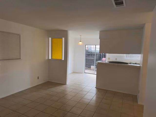 3409 Dolphin Dr Austin, TX 78704 photo 2