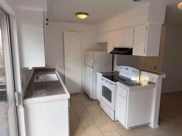 3409 Dolphin Dr Austin, TX 78704 photo 4
