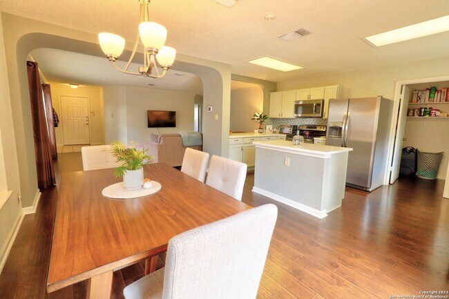 7138 Valewood View San Antonio, TX 78240 photo 4