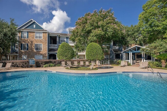 19100 Glenwest Dr Friendswood, TX 77546 photo 5