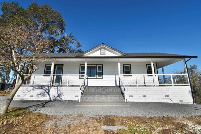 510 Fairview Ct Petaluma, CA 94952 photo 3