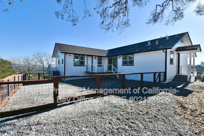510 Fairview Ct Petaluma, CA 94952 photo 4