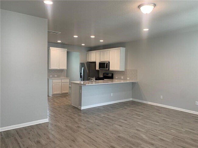 2008 Arendale Dr Leander, TX 78641 photo 4