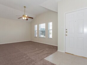11008 Briaroaks Dr Fort Worth, TX 76140 photo 2