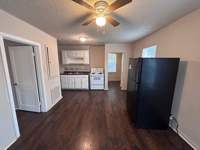 617 S Palmetto Ave San Antonio, TX 78203 photo 4