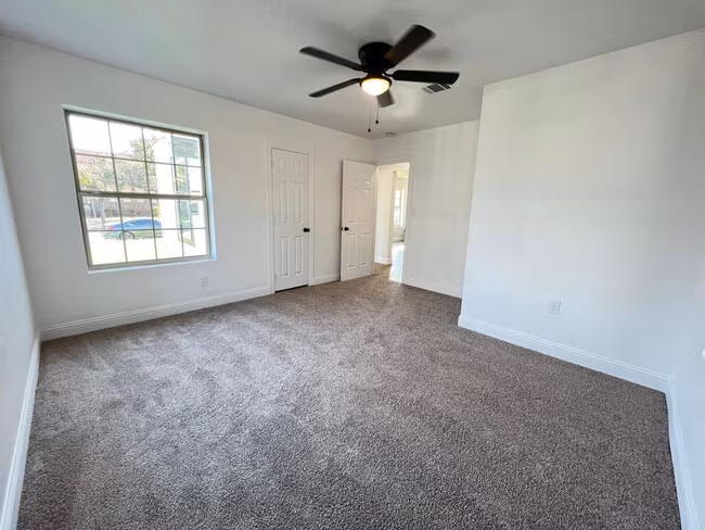 2725 Yucca Avenue, Fort Worth, TX 76111 photo 5
