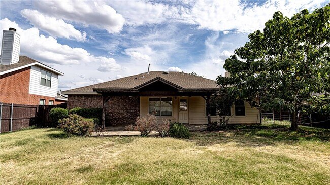 414 Tarpan Trail, Celina, TX 75009 photo 2