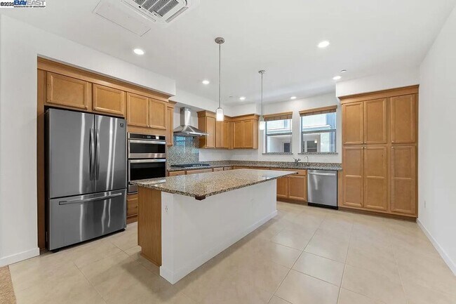 5753 Vibrant Loop, San Jose, CA 95119 photo 3