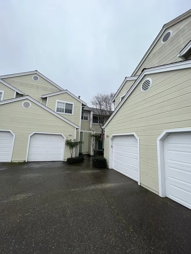 524 Court St Santa Rosa, CA 95407 photo 2