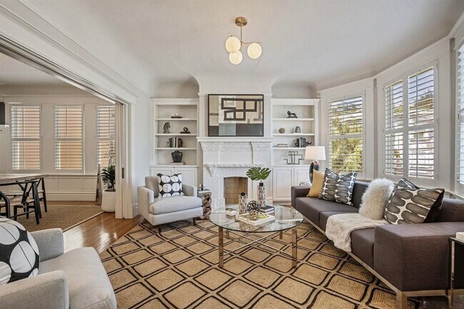 Stunning Edwardian 2bed/1bath Condo photo 4