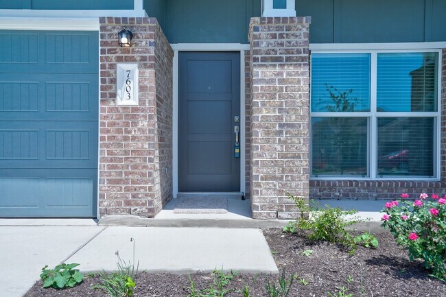 7603 Ivy Trellis Trl Austin, TX 78617 photo 3