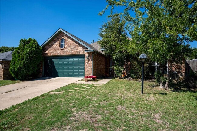 2317 Westview Trail, Denton, TX 76207 photo 2