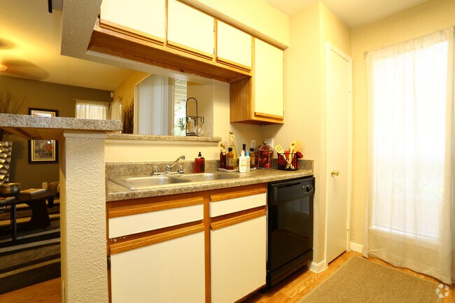 Lexington Hills photo 5