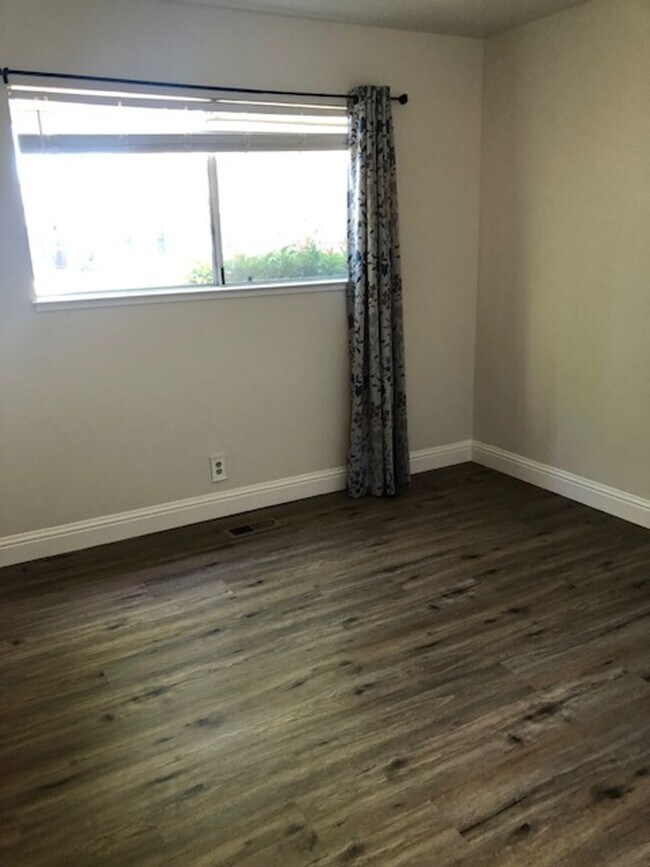 4798 Mohr Ave Pleasanton, CA 94566 photo 4