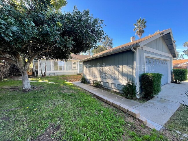 851 Fulton Rd San Marcos, CA 92069 photo 2