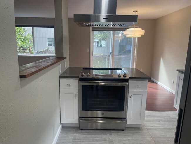 11431 NE 88th St Kirkland, WA 98033 photo 2