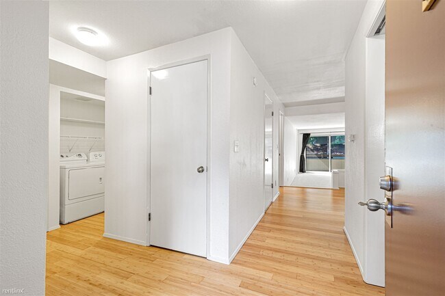 Yarrowood Condominiums photo 3