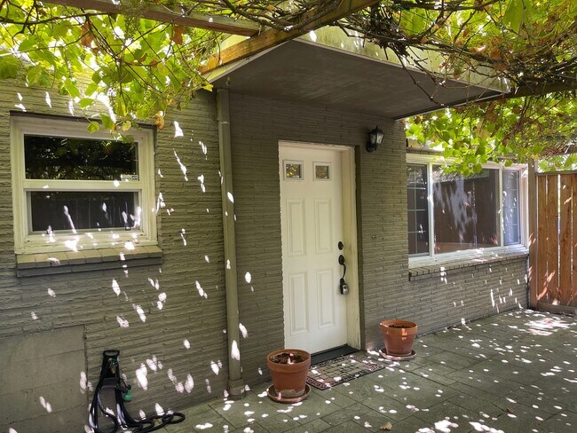 522 Prospect St Seattle, WA 98109 photo 2