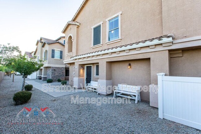 9233 E Neville Ave Mesa, AZ 85209 photo 2