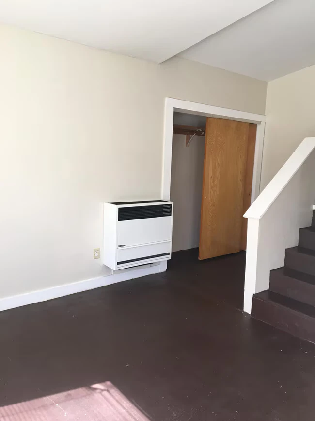 219 Blackburn St Santa Cruz, CA 95060 photo 3