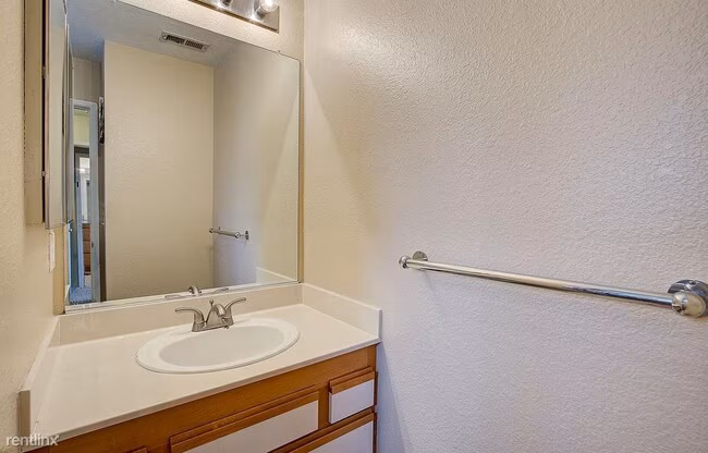 260 Flint Court, Hayward, CA 94541 photo 4