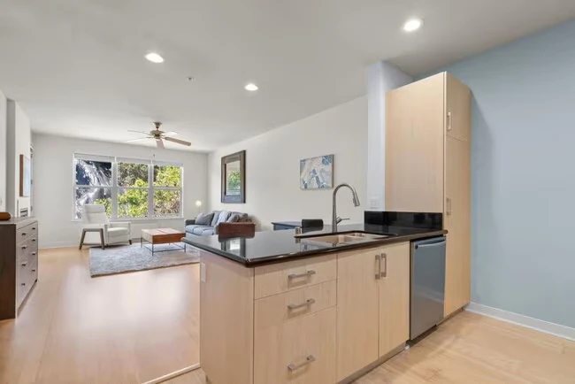 2030 N Pacific Ave Santa Cruz, CA 95060 photo 2