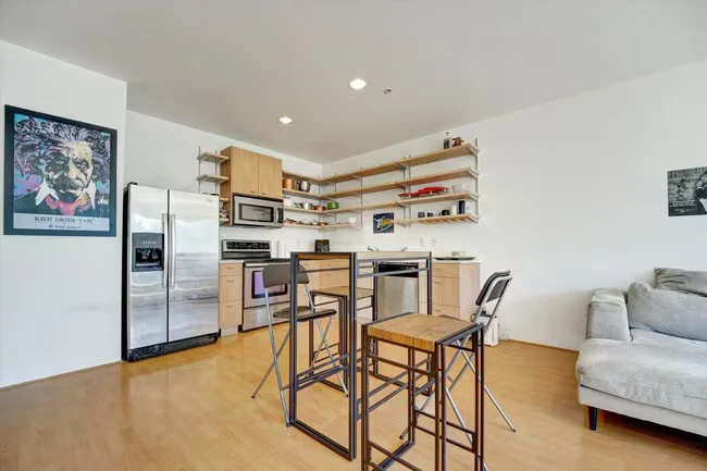 1201 Pine St Oakland, CA 94607 photo 5