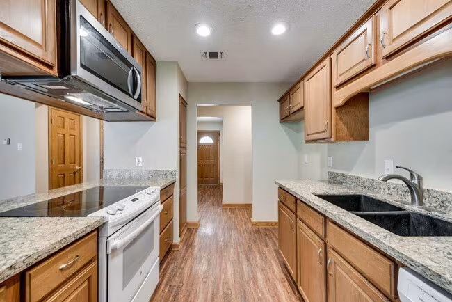 448 Park Center Boulevard, Saginaw, TX 76179 photo 5