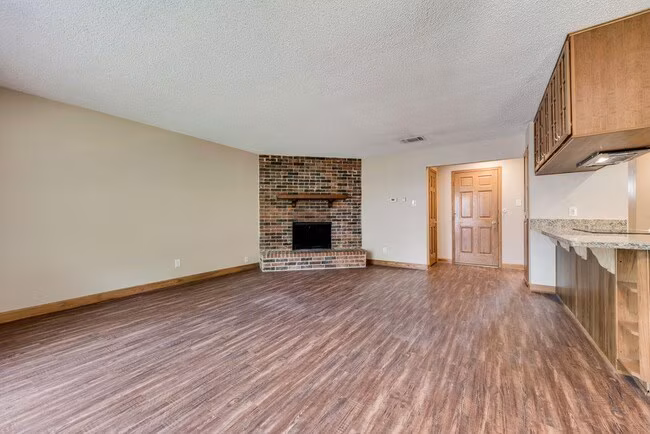 448 Park Center Boulevard, Saginaw, TX 76179 photo 3