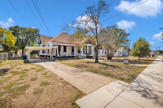 3246 W Ashby Pl San Antonio, TX 78228 photo 3