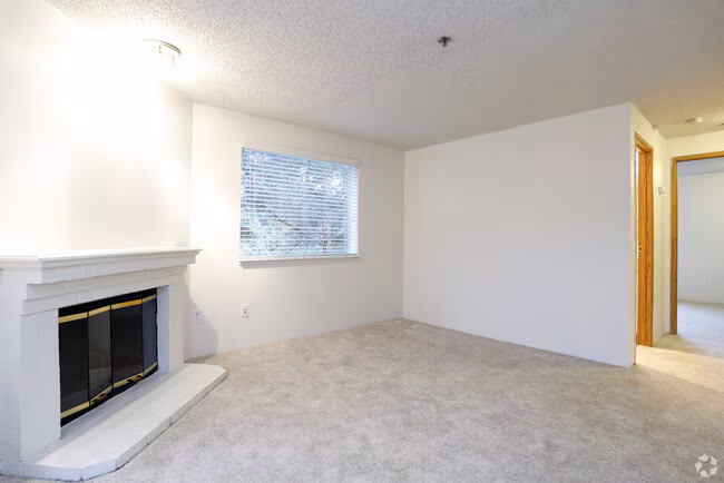 Bay Club Apartments photo 5