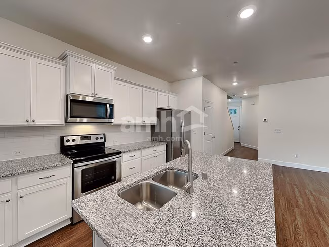 13802 107th Ave Ct E Puyallup, WA 98374 photo 3