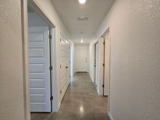 909 Cherry Laurel Ln Killeen, TX 76543 photo 4