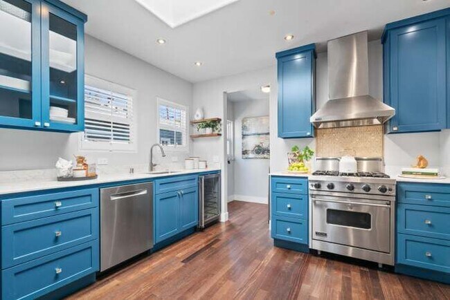 1494 McKendrie St San Jose, CA 95126 photo 4