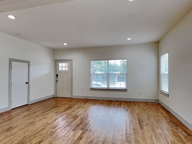 1023 North Madison Avenue, Dallas, TX 75208 photo 4