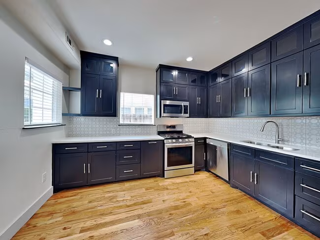 1023 North Madison Avenue, Dallas, TX 75208 photo 5
