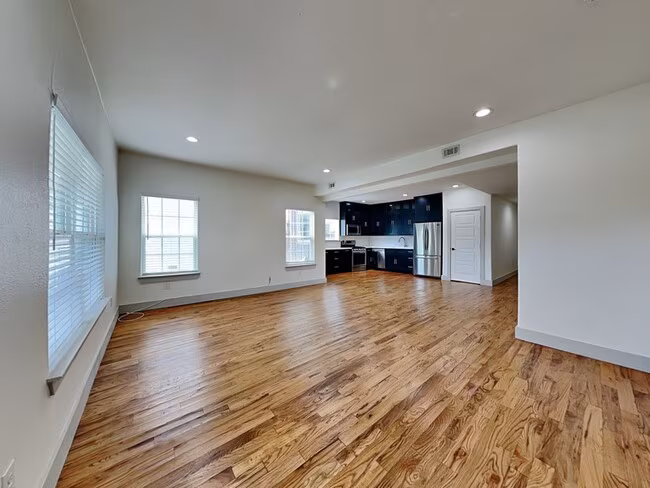 1023 North Madison Avenue, Dallas, TX 75208 photo 3