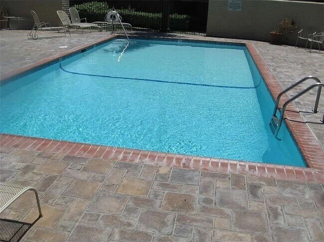 615 Fredricks Ave Oceanside, CA 92058 photo 5