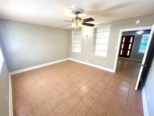 1027 King Ave San Antonio, TX 78211 photo 4