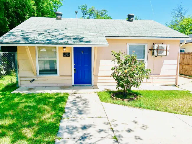 1027 King Ave San Antonio, TX 78211 photo 2